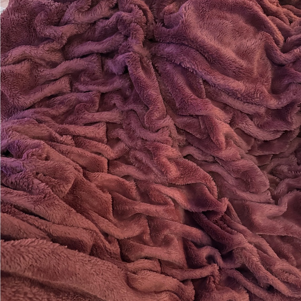 Soft Surroundings Deep Burgundy Faux Fur Plush Blanket
